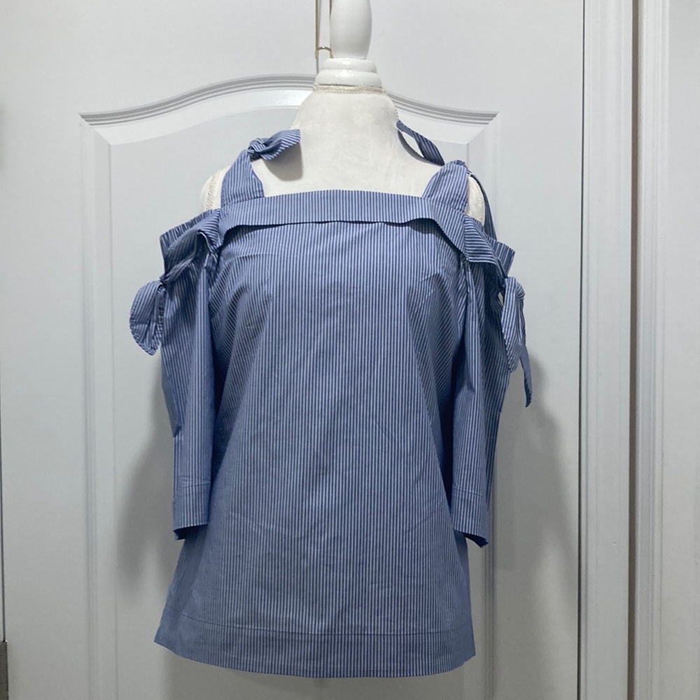 Banana Republic size Medium off the shoulder pinstriped cotton top